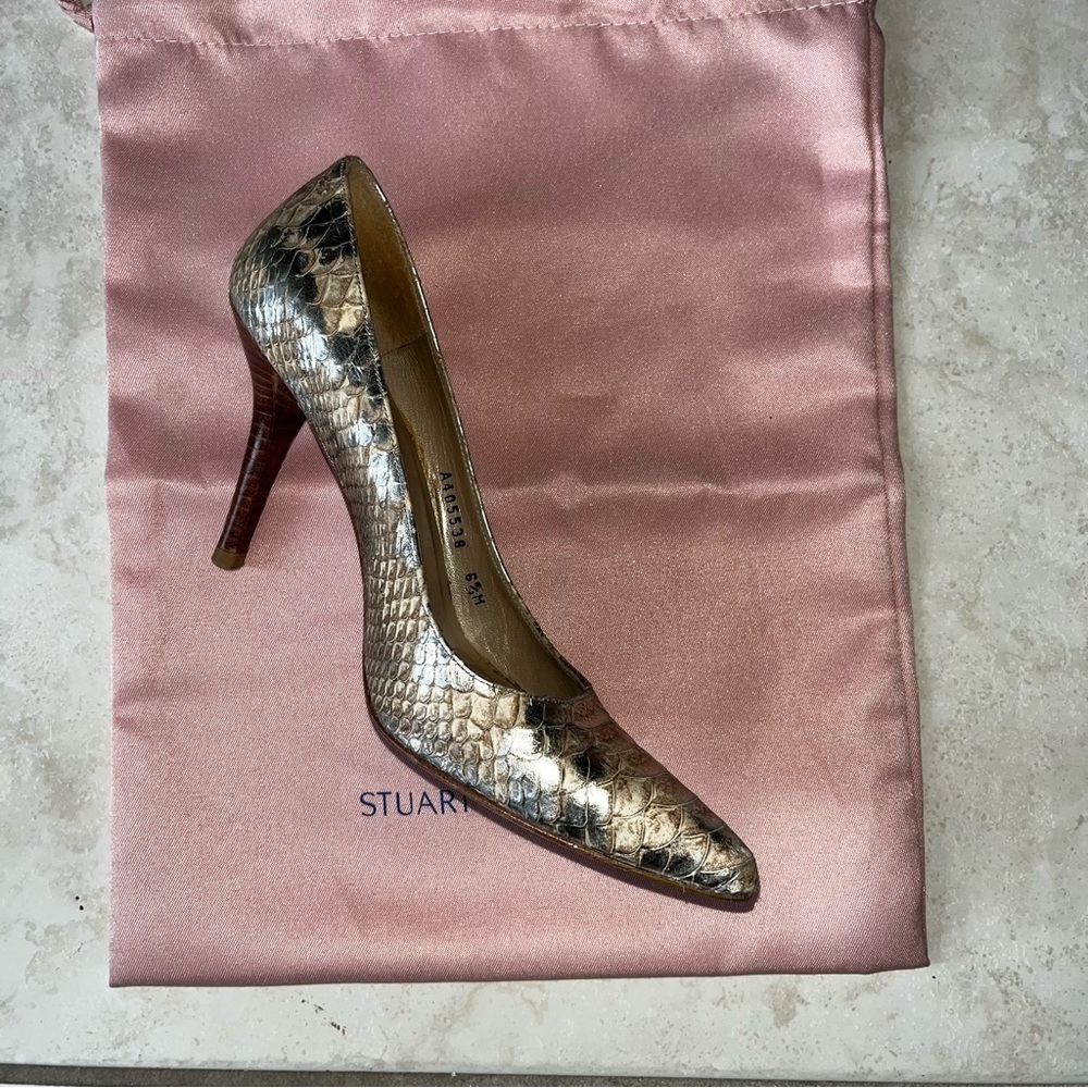 Stuart Weitzman Metallic Snakeskin Pointed Toe Pump - Gold & Beige - Picture 8 of 11